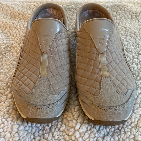 Skechers, air cooled, arch fit slip on sneakers size 8.5 - Picture 4 of 5